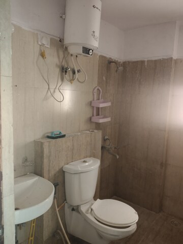 Bathroom in 4 BHK Apartment at Sector 28 – for Rent