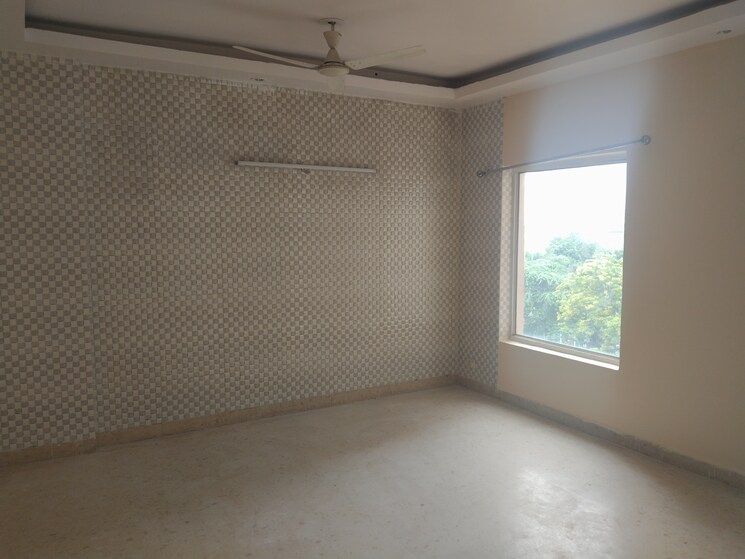 Room, sector 28 4 Bedroom 2700 Sq.Ft. Apartment In Sector 28 Faridabad 9054975