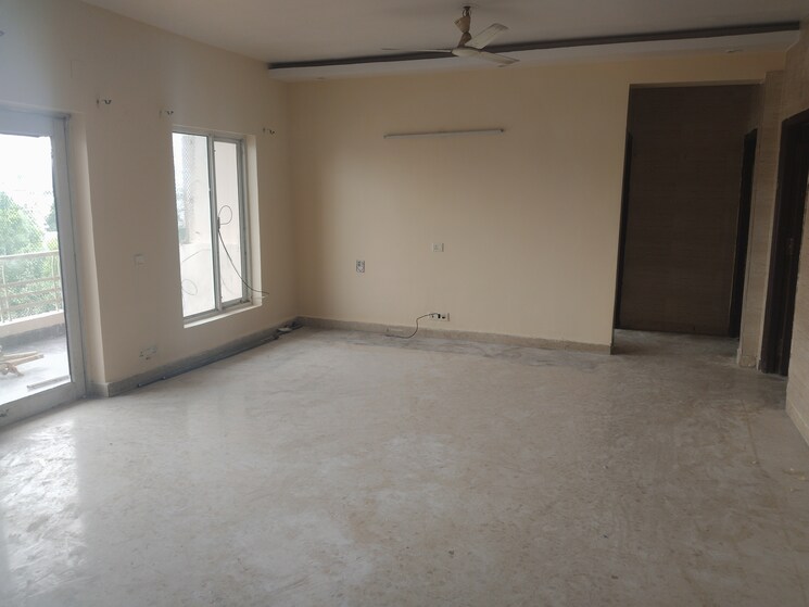 Room, sector 28 4 Bedroom 2700 Sq.Ft. Apartment In Sector 28 Faridabad 9054975