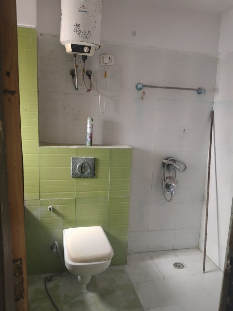 Bathroom, sector 28 4 Bedroom 2700 Sq.Ft. Apartment In Sector 28 Faridabad 9054975