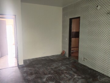 Room in 4 BHK Apartment at Sector 28 – for Rent