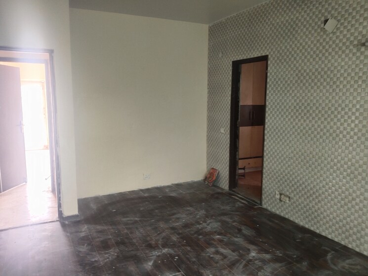 Room, sector 28 4 Bedroom 2700 Sq.Ft. Apartment In Sector 28 Faridabad 9054975