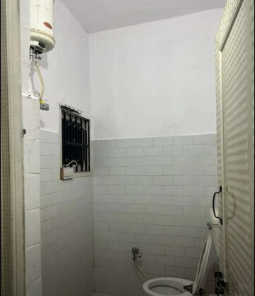 Bathroom in 2 BHK Builder Floor at Sector 43 – for Rent