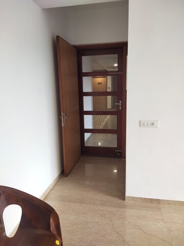 Room in 3 BHK Apartment at Ambika Florence Park, North Mullanpur – for Rent