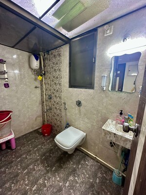 Bathroom in 5 BHK Apartment at Cumbala Hill – for Sale