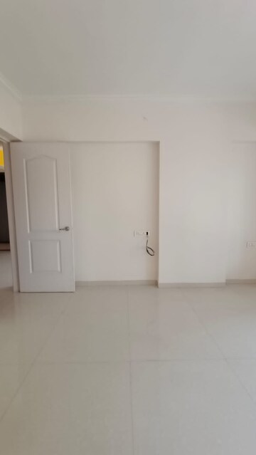 Room in 2 BHK Apartment at Sawali CHS Ghatkopar East, Ghatkopar East – for Rent