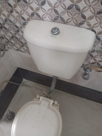 Bathroom in 2 BHK Builder Floor at Sector 40 – for Rent
