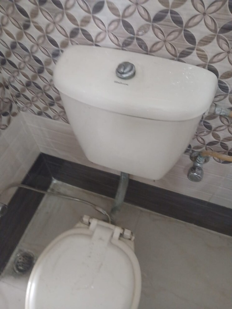Bathroom, sector 40 2 Bedroom 1500 Sq.Ft. Builder Floor In Sector 40 Chandigarh 9055026