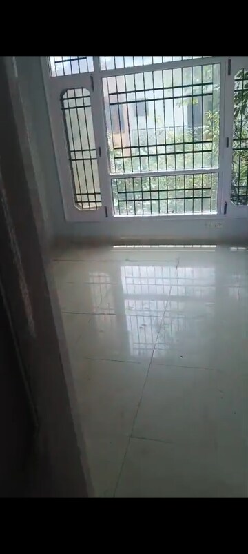 Balcony in 2 BHK Builder Floor at Sector 40 – for Rent