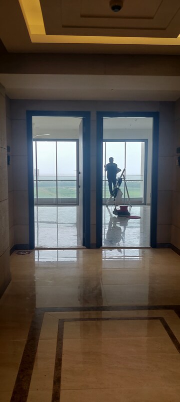 Room in 3 BHK Apartment at Piramal Mahalaxmi North Tower, Mahalaxmi – for Rent