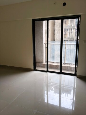 Room in 2.5 BHK Apartment at Hubtown Hillcrest JVLR, Andheri East – for Rent