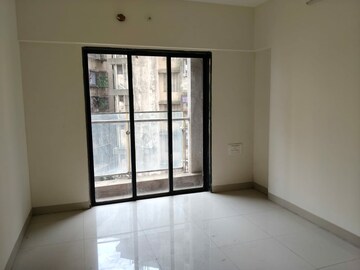 Room in 2.5 BHK Apartment at Hubtown Hillcrest JVLR, Andheri East – for Rent