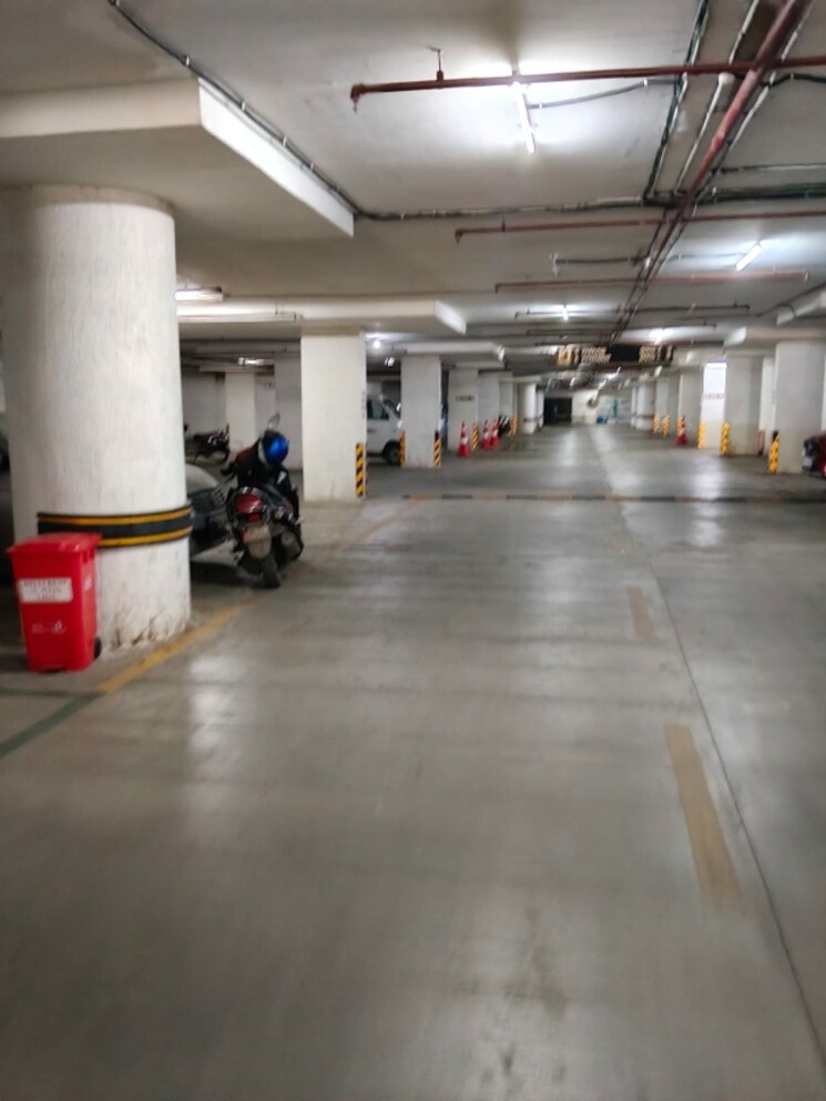 Gym, hubtown-hillcrest-jvlr 2.5 Bedroom 1400 Sq.Ft. Apartment In Andheri East Mumbai 9055072