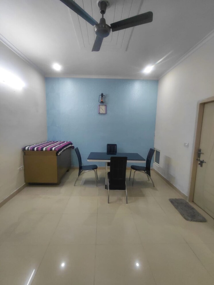 Living Room, sector 40 3 Bedroom 1750 Sq.Ft. Builder Floor In Sector 40 Gurgaon 9055064