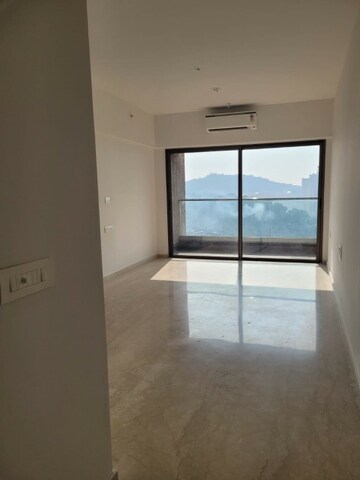 Room in 2 BHK Apartment at Kanakia Silicon Valley, Powai – for Rent