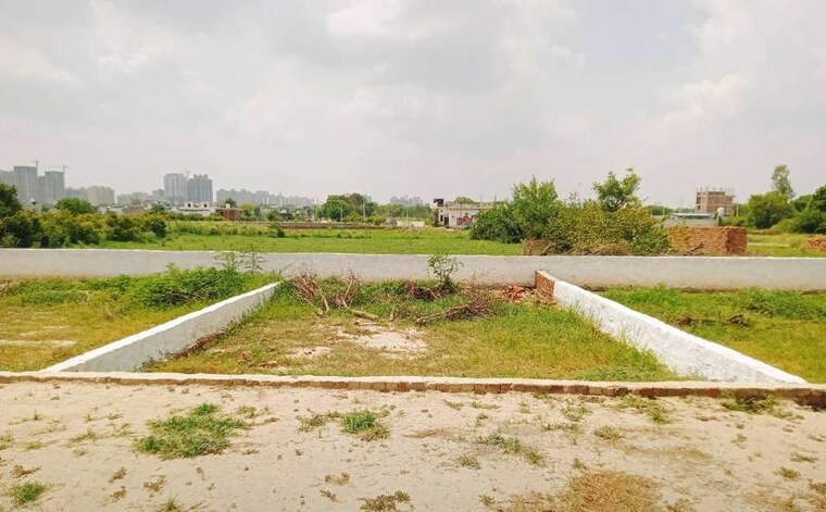 undefined, sector 162  100 Sq.Yd. Plot In Sector 162 Noida 9055100