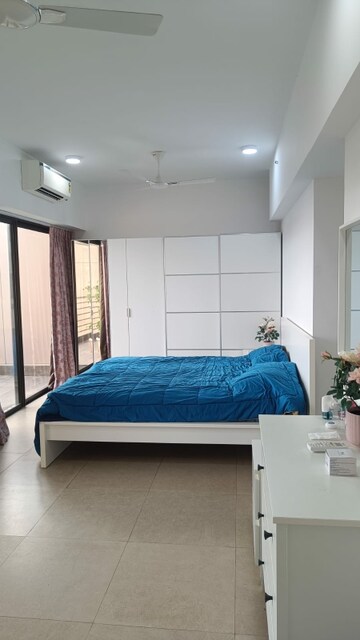 Bedroom in 3.5 BHK Apartment at Kanakia Silicon Valley, Powai – for Rent