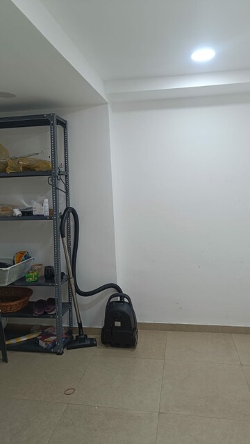 Furnished Amenities in 3.5 BHK Apartment at Kanakia Silicon Valley, Powai – for Rent