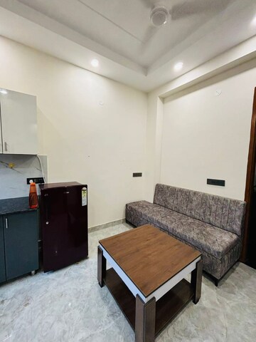 Bedroom in 1 BHK Builder Floor at Sector 40 – for Rent