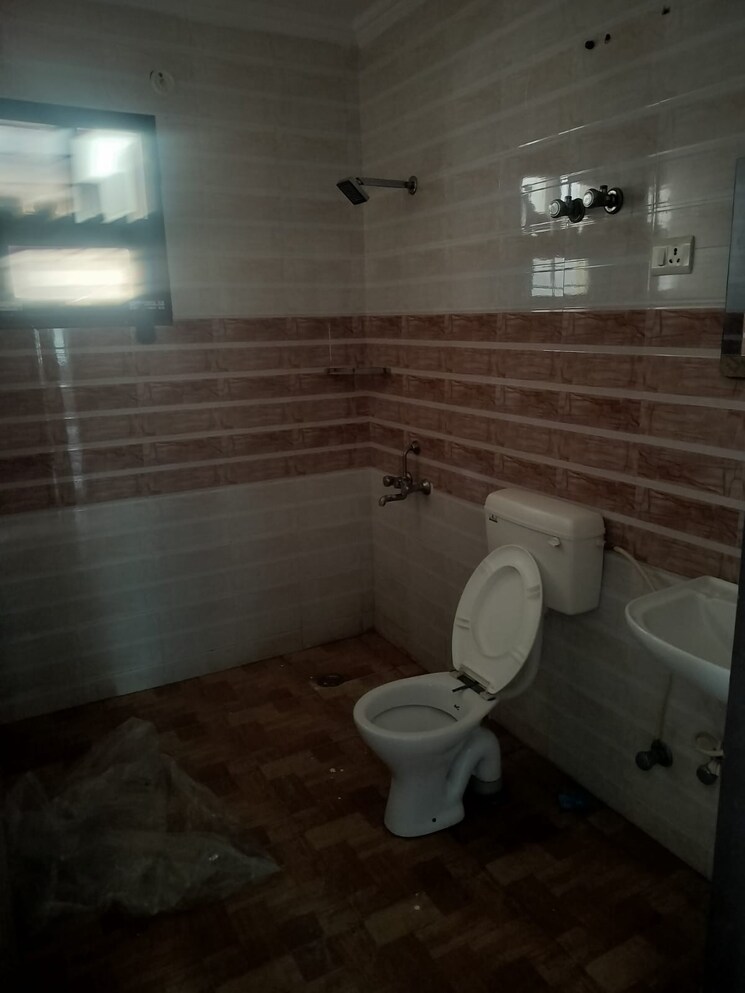 Bathroom, sector 40 1 Bedroom 899 Sq.Ft. Builder Floor In Sector 40 Gurgaon 9055118