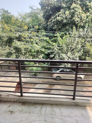 Balcony in 1 BHK Builder Floor at Sector 40 – for Rent