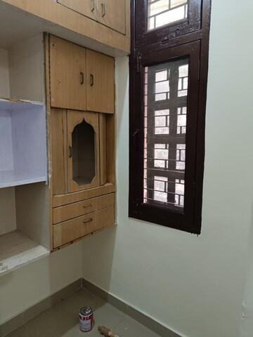 Room in 2 BHK Builder Floor at Sector 40 – for Rent