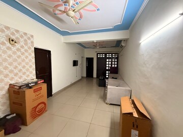Team Area in 2 BHK Builder Floor at Sector 40 – for Rent