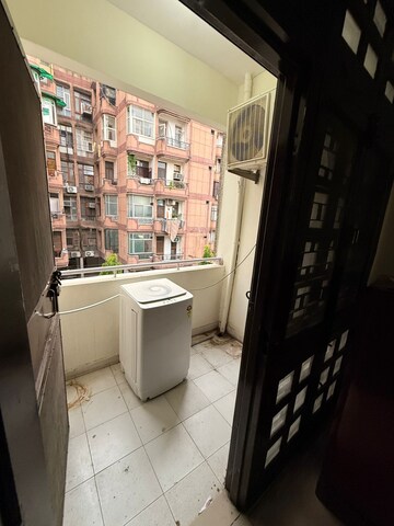 Bathroom in 2 BHK Builder Floor at Sector 40 – for Rent