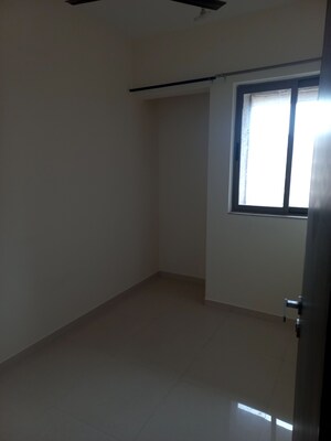 Room in 2.5 BHK Apartment at Lodha Splendora, Ghodbunder Road – for Sale