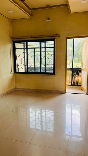 Room in 3 BHK Apartment at Taware Colony – for Rent