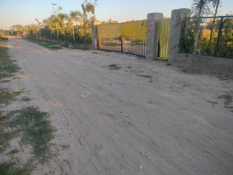 undefined, sector 27 yamuna expressway  1008 Sq.Yd. Plot In Sector 27 Yamuna Expressway Greater Noida 9055129