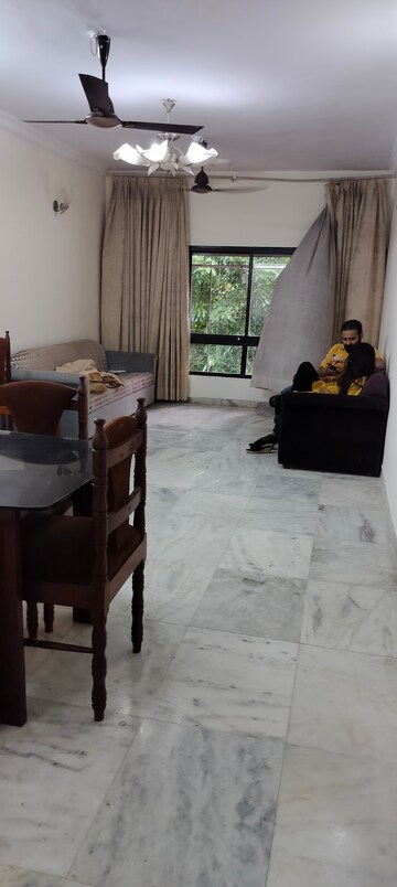 Team Area in 2 BHK Apartment at Sejal Apartment Andheri, Andheri West – for Rent