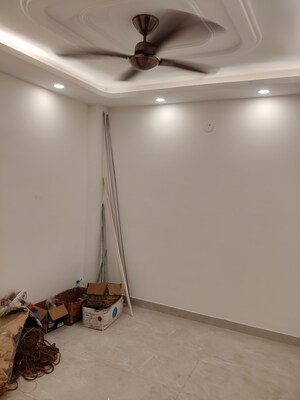 Furnished Amenities in 2 BHK Builder Floor at Govindpuri – for Sale