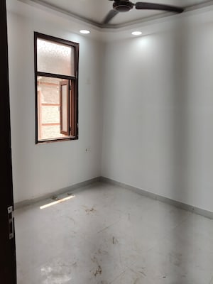 Room in 1 BHK Builder Floor at Govindpuri – for Sale