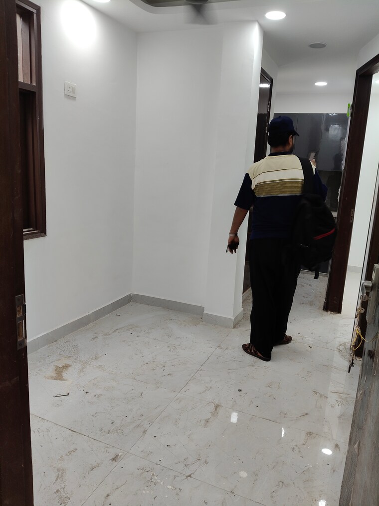  Parking, govindpuri 1 Bedroom 360 Sq.Ft. Builder Floor In Govindpuri Delhi 9055154