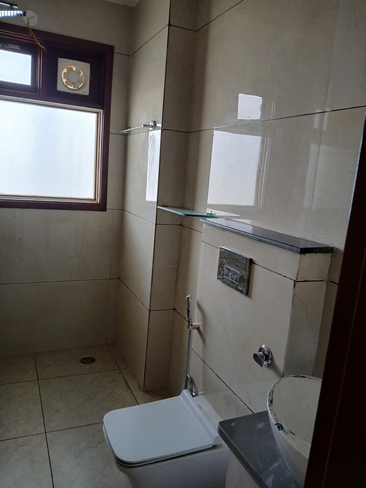 Attached Bathroom, sector 1 4 3 Bedroom 250 Sq.Yd. Builder Floor In Sector 1 4 Hisar 9055159