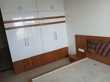 Room in 3 BHK Builder Floor at Sector 1-4 – for Rent