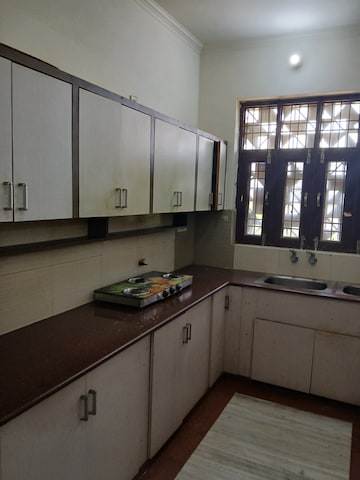 Kitchen in 2.5 BHK Builder Floor at Sector 9 – for Rent
