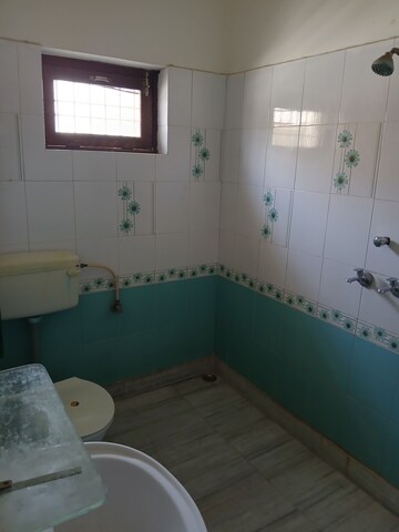 Bathroom in 2.5 BHK Builder Floor at Sector 9 – for Rent