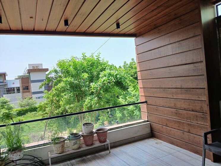 Balcony, sector 9 2.5 Bedroom 250 Sq.Yd. Builder Floor In Sector 9 Hisar 9055163