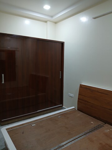 Furnished Amenities in 2 BHK Builder Floor at Sector 9 – for Rent