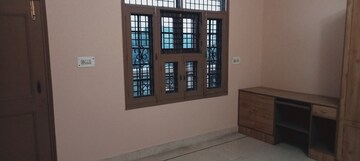 Room in 2 BHK Builder Floor at Sector 14 – for Rent
