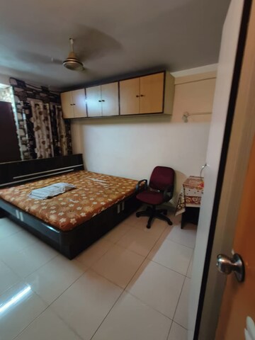 Bedroom in 2 BHK Apartment at Shraddha Darshan Santacruz, Santacruz East – for Rent