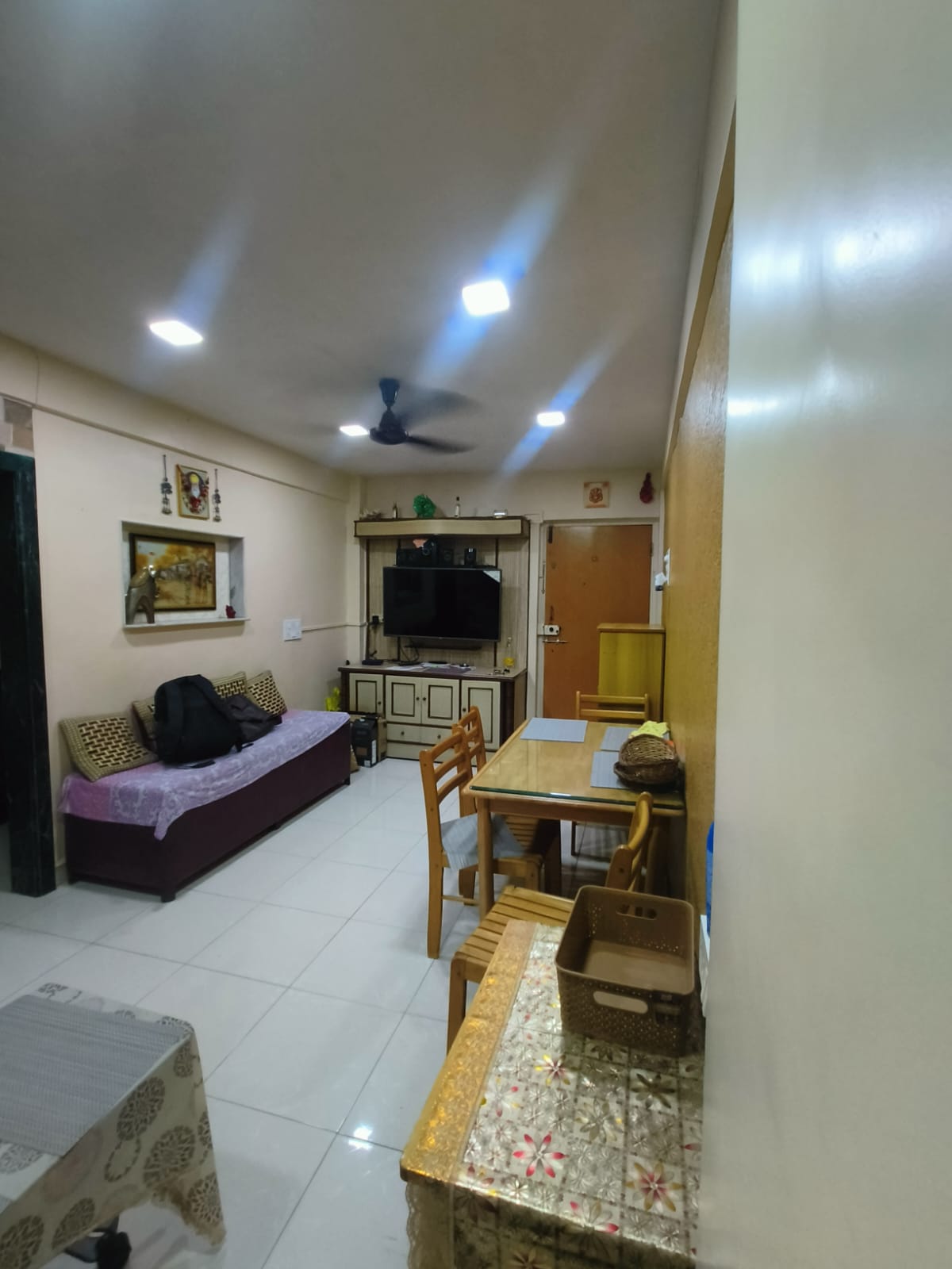 2 BHK 650 Sq.Ft. Apartment in Shraddha Darshan Santacruz