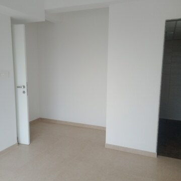 Room in 2 BHK Apartment at Kanakia Silicon Valley, Powai – for Sale