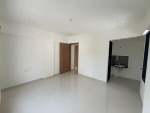 Room in 3 BHK Apartment at Vishnu Sadan Kothrud, Kothrud – for Sale