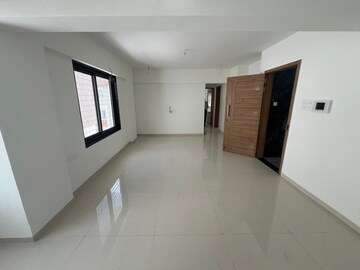 Room in 3 BHK Apartment at Shreya Apartments Erandwane, Erandwane – for Sale