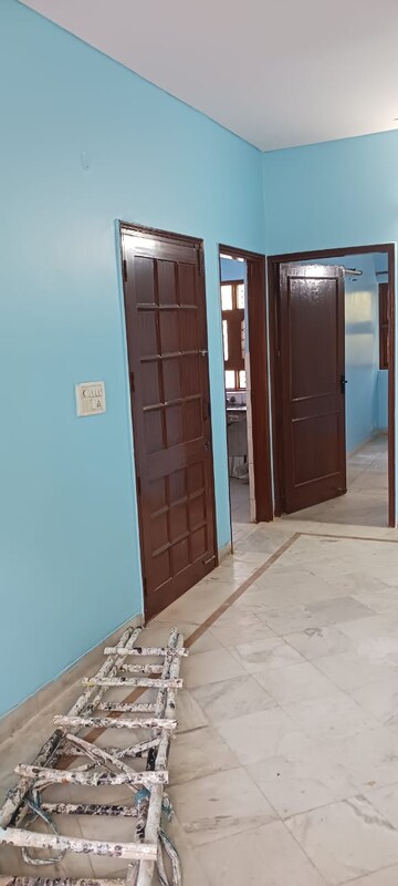 Building Lobby in 1 BHK Builder Floor at Palam Vihar Residents Association, Palam Vihar – for Rent