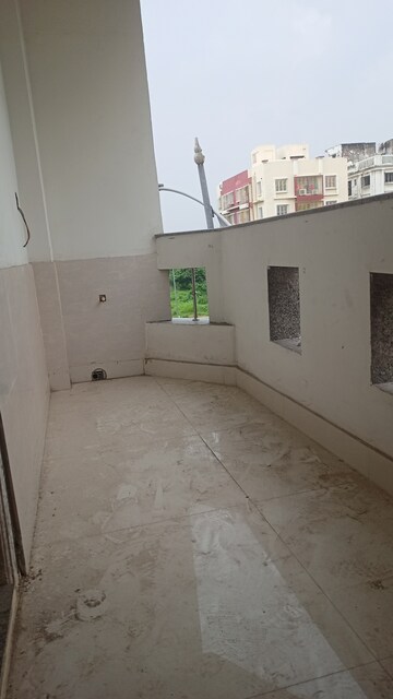 Room in 2 BHK Apartment at City Centre, Salt Lake City – for Sale