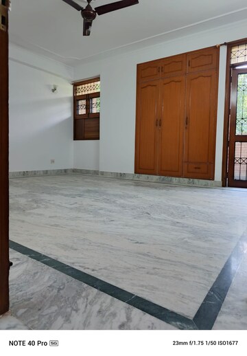 3 BHK Builder Floor For Rent in Saket